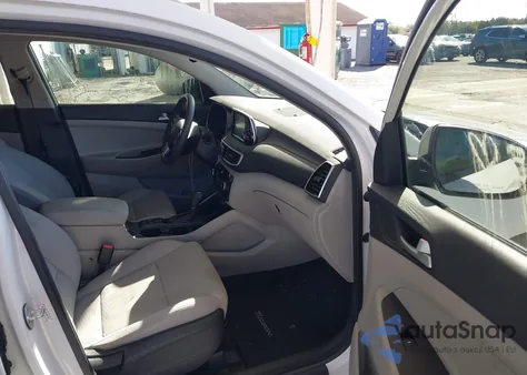 2019 Hyundai Tucson Value z USA, uszkodzony, nr VIN KM8J33A49KU874451